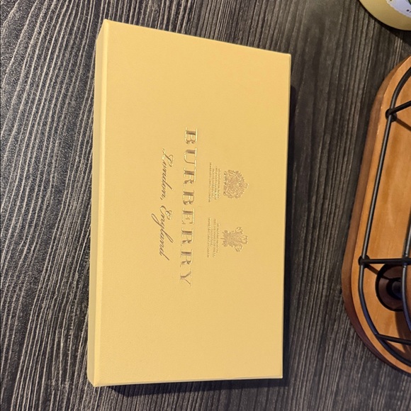 Burberry Tan and Black classic Plaid Scarf - Picture 7 of 7